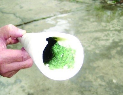 已腐蚀的塑料管
